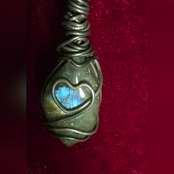 Wire Wrapped Stone Labradorite Pendant Necklace - Picture 5 of 10